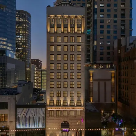 Moxy Houston Downtown Hotel